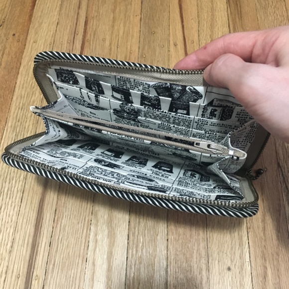 Fabric Wallet in Black and White - Picture 3 of 3